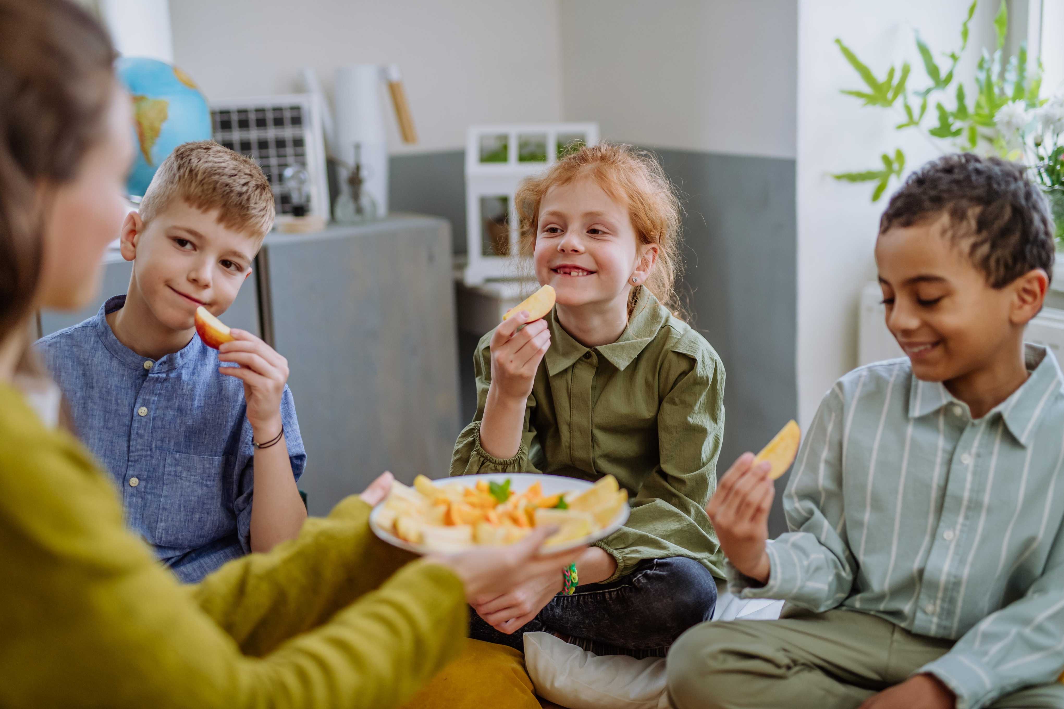 kids eating snacks